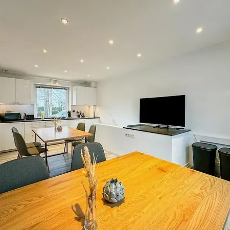 Ruhig & Gut Angebunden. 8 Betten, 4 Stellplaetze * Ahrensburg